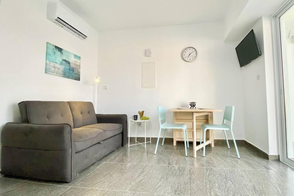 Ev Zin - Modern, Cozy, 1 Bed, Pool, 2 Balconies, A105 Apartment Пафос Екстериор снимка